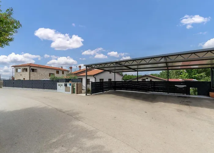 Villa Ajlin With Private Pool